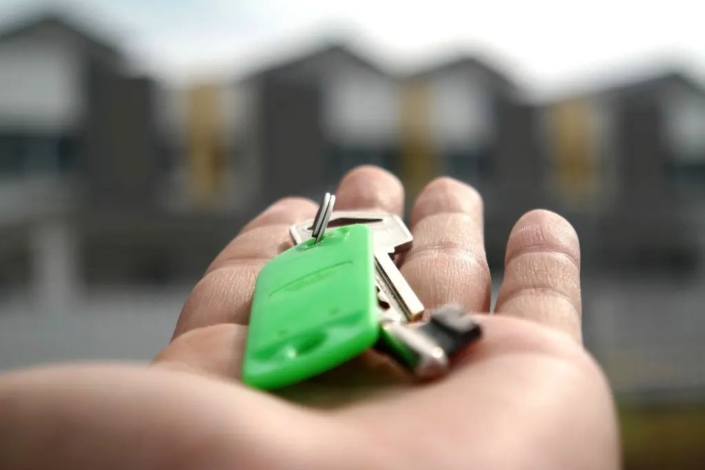 House keys held in an open hand